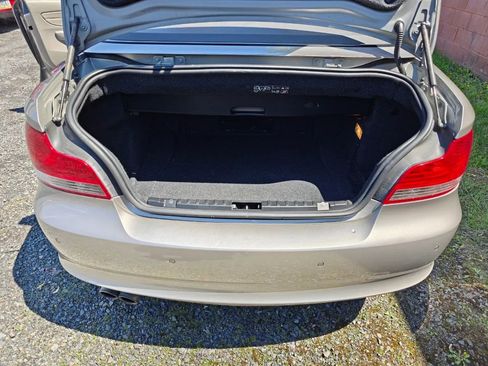 Used 2010 BMW 128i Convertible RWD image 4
