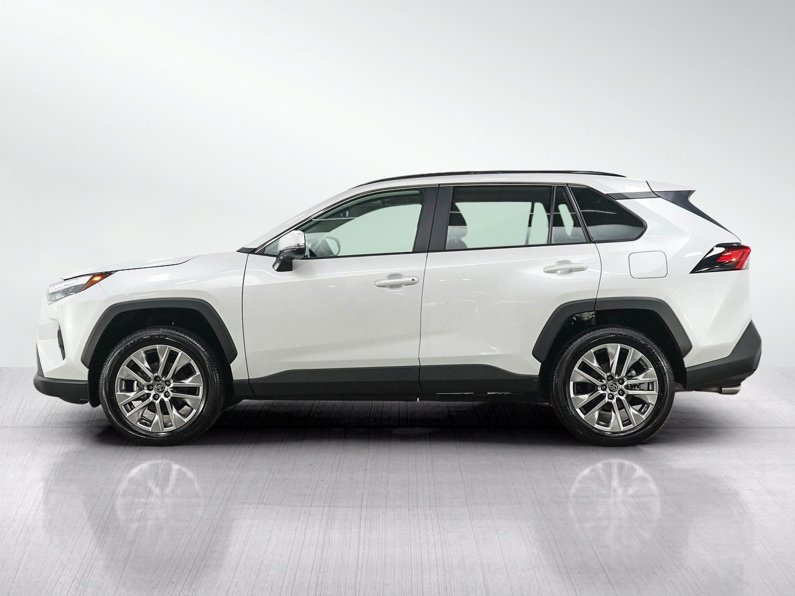 Used 2025 Toyota RAV4 XLE Premium w/ Weather Package AWD/4WD image 2