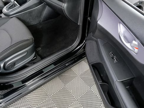 Used 2024 Kia Forte LXS w/ LXS Technology Package FWD image 22