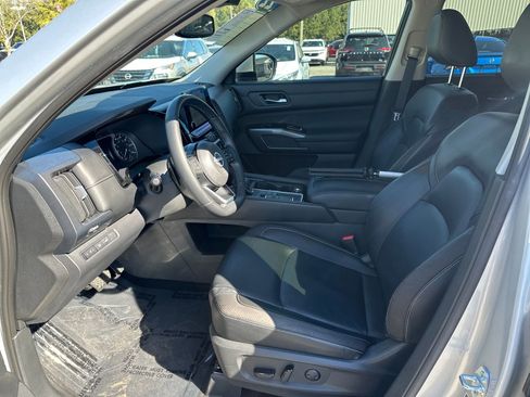 Certified 2022 Nissan Pathfinder SL image 11