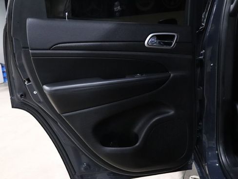 Used 2018 Jeep Grand Cherokee Altitude image 19