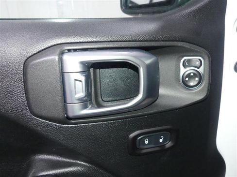 Used 2020 Jeep Wrangler Unlimited Sport S image 18