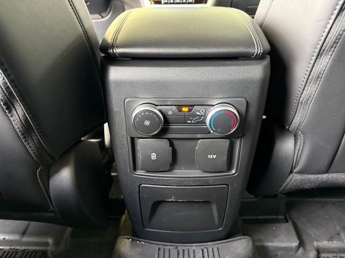 Used 2022 Ford Explorer XLT w/ Equipment Group 202A image 23