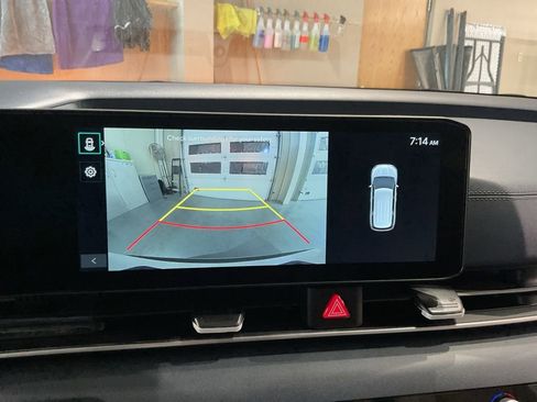 New 2026 Kia Carnival EX FWD image 17