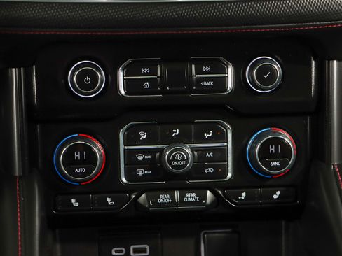 Used 2024 Chevrolet Suburban RST w/ Luxury Package image 21