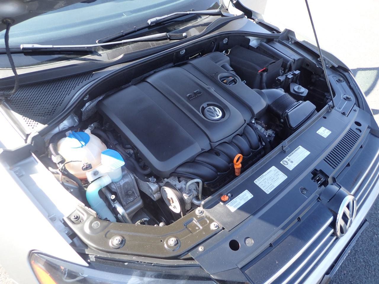Used 2012 Volkswagen Passat 2.5 SE FWD image 18