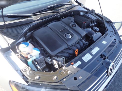 Used 2012 Volkswagen Passat 2.5 SE FWD image 18