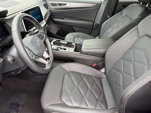 Used 2026 Volkswagen Atlas Cross Sport SE FWD image 5