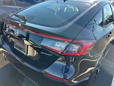 Used 2023 Honda Civic Sport image 29