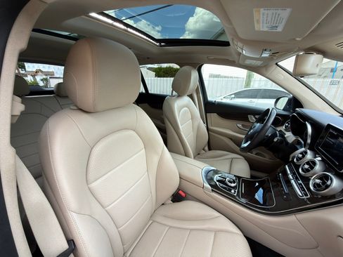 Used 2019 Mercedes-Benz GLC 300 4MATIC image 24
