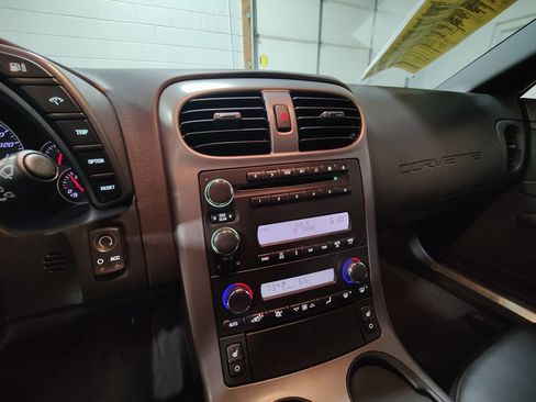 Used 2006 Chevrolet Corvette Z06 w/ Preferred Equipment Group image 33