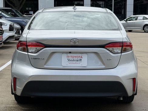Used 2025 Toyota Corolla LE FWD image 5