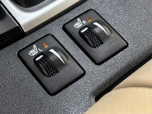 Used 2018 Toyota Highlander XLE image 46