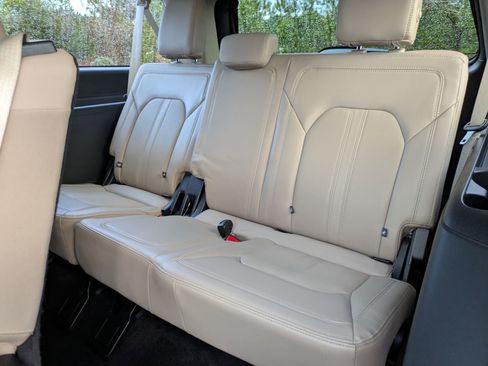 Used 2022 Ford Expedition Max Limited image 30