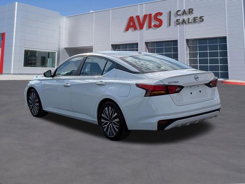 Used 2025 Nissan Altima 2.5 SV image 9