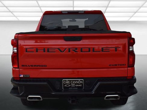 Used 2021 Chevrolet Silverado 1500 Custom Trail Boss w/ LPO, Dark Essentials Package AWD/4WD image 11