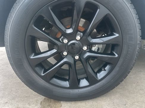 Used 2018 Jeep Grand Cherokee Altitude RWD image 26