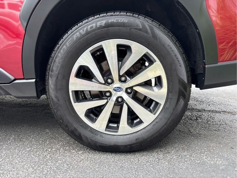 Used 2024 Subaru Outback Premium AWD/4WD image 32