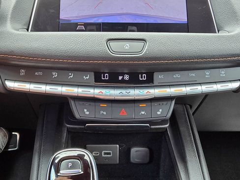 Used 2023 Cadillac XT4 Sport w/ Cold Weather Package FWD image 18