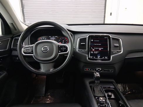 Used 2020 Volvo XC90 T6 Momentum w/ Protection Package image 4