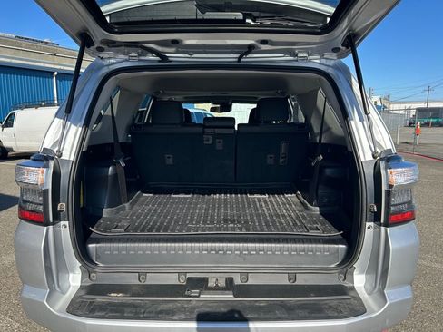Used 2024 Toyota 4Runner SR5 Premium w/ Moonroof Package AWD/4WD image 24