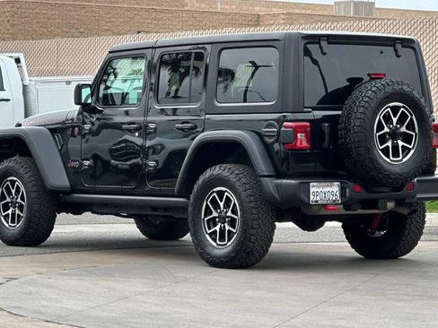 Used 2025 Jeep Wrangler Unlimited Rubicon image 6
