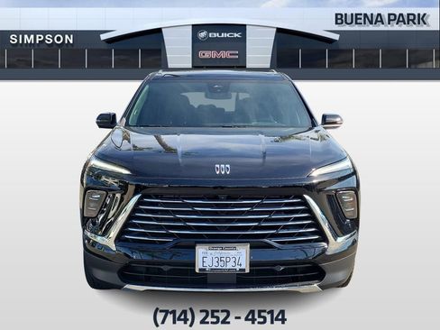 Used 2026 Buick Enclave Preferred image 3