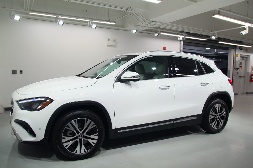 Certified 2026 Mercedes-Benz GLA 250 4MATIC image 4