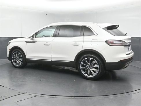 Certified 2023 Lincoln Nautilus Reserve w/ Luxury Package image 5