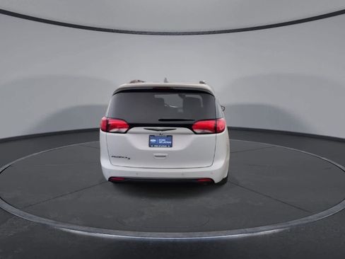 Used 2020 Chrysler Pacifica Touring-L Plus w/ Advanced Safetytec Group image 7