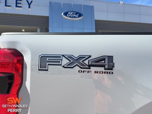 New 2026 Ford F350 Lariat w/ Black Appearance Package image 4