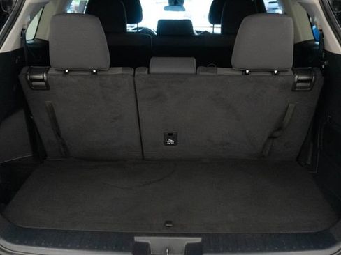 Used 2022 Toyota Highlander L FWD image 17