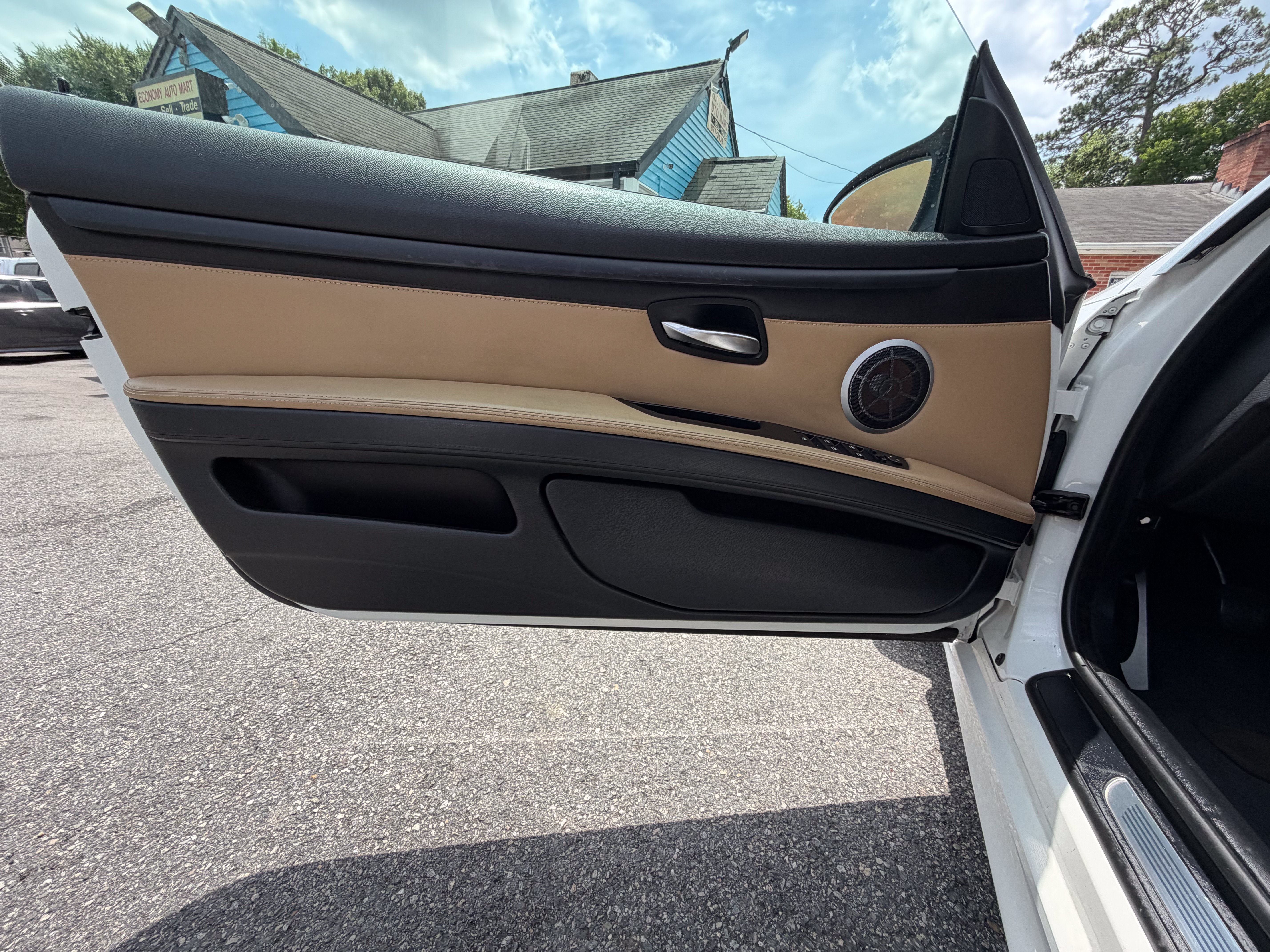 Used 2011 BMW M3 Convertible RWD image 19