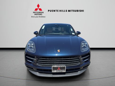 Used 2021 Porsche Macan AWD/4WD image 2