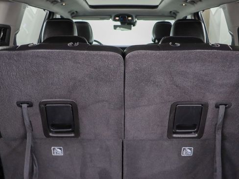 Used 2023 Jeep Grand Cherokee L Limited w/ Luxury Tech Group II image 32