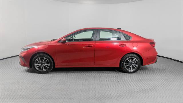 Used 2024 Kia Forte LXS FWD image 3