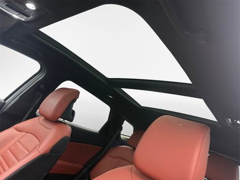 Used 2025 Kia Sportage SX image 22