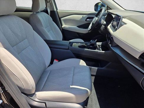 Used 2025 Nissan Rogue SV FWD image 19