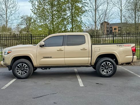 Used 2020 Toyota Tacoma TRD Sport image 6
