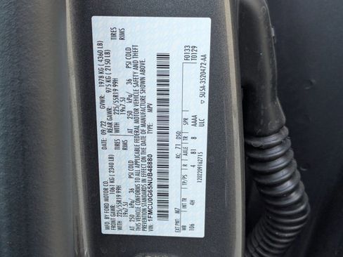 Used 2022 Ford Escape SE w/ SE Sport Appearance Package image 25