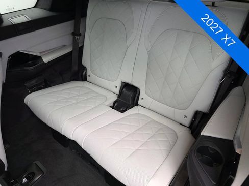 Used 2027 BMW X7 xDrive40i w/ Executive Package AWD/4WD image 17