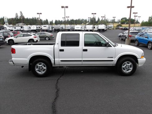 Used 2003 Chevrolet S10 Pickup LS AWD/4WD image 6