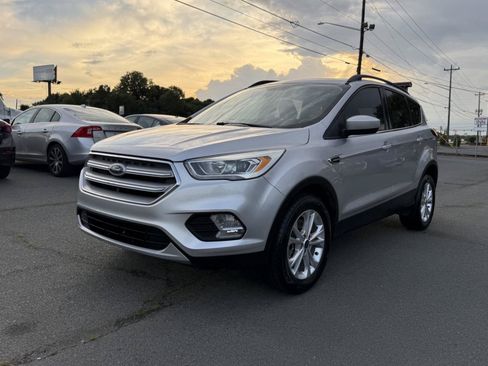 Used 2019 Ford Escape SEL AWD/4WD image 3