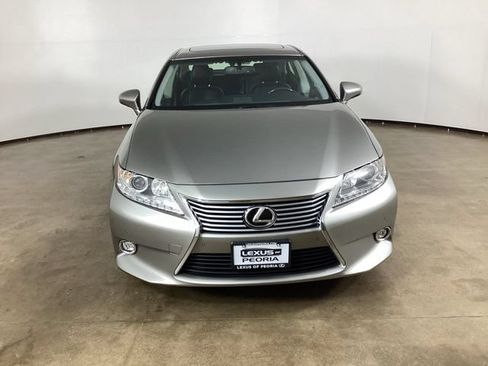 Used 2015 Lexus ES 350 w/ Luxury Package FWD image 2