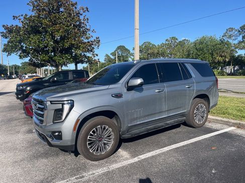 Used 2025 GMC Yukon Elevation AWD/4WD image 4