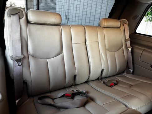 Used 2004 Chevrolet Tahoe Z71 w/ Z71 Preferred Equipment Group image 15