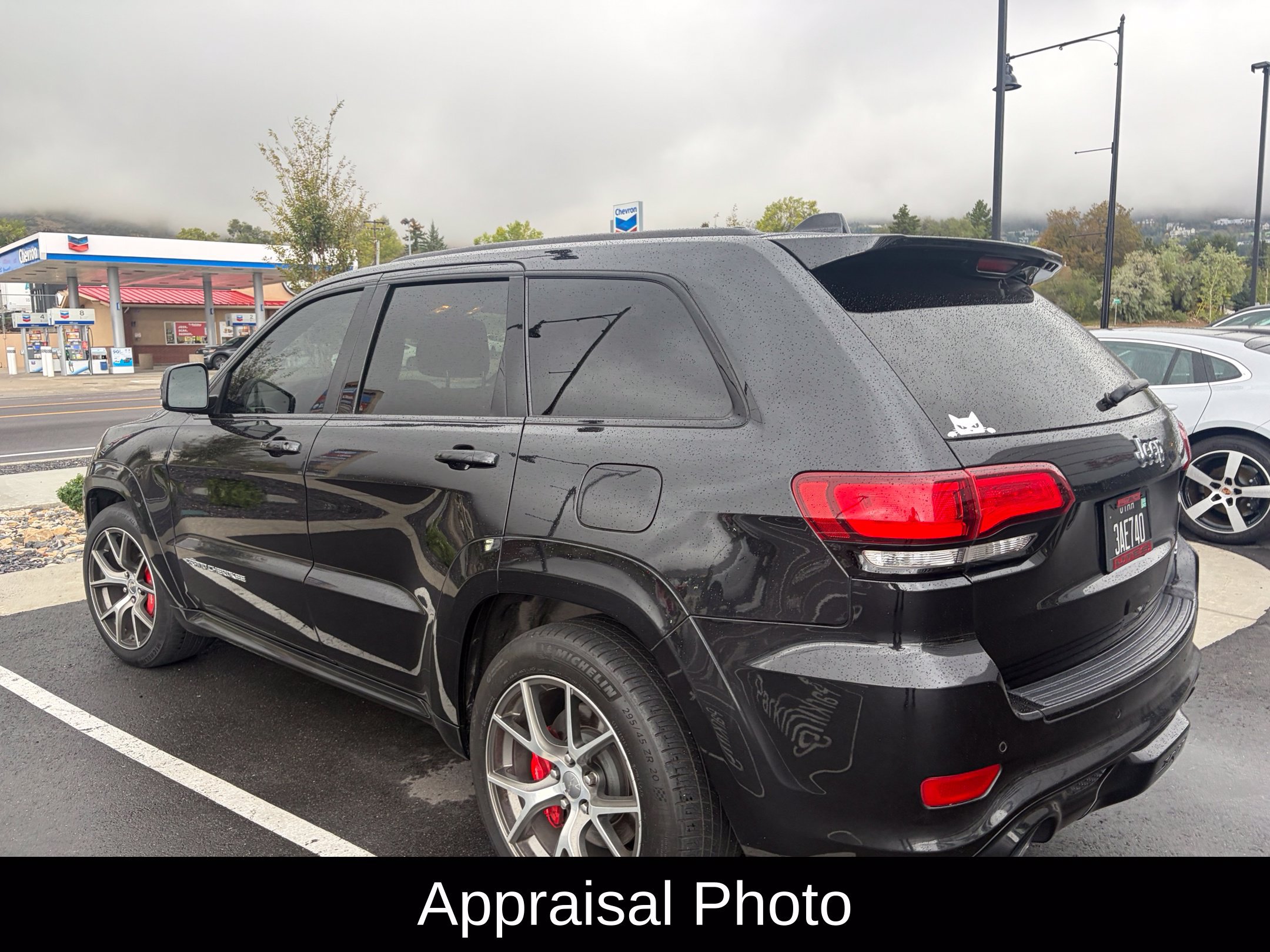 Used 2016 Jeep Grand Cherokee SRT w/ Trailer Tow Group IV AWD/4WD image 2