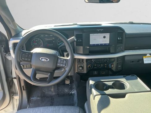 Used 2025 Ford F250 XLT w/ FX4 Off-Road Package AWD/4WD image 10