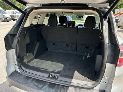 Used 2017 Ford Escape SE w/ Equipment Group 201A FWD image 17