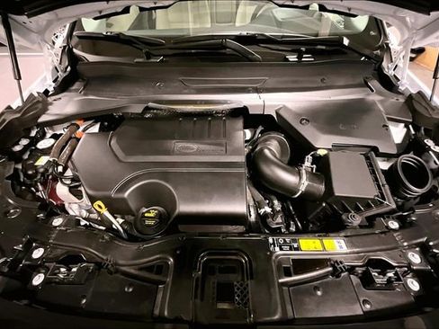 Certified 2025 Land Rover Discovery Sport S image 9